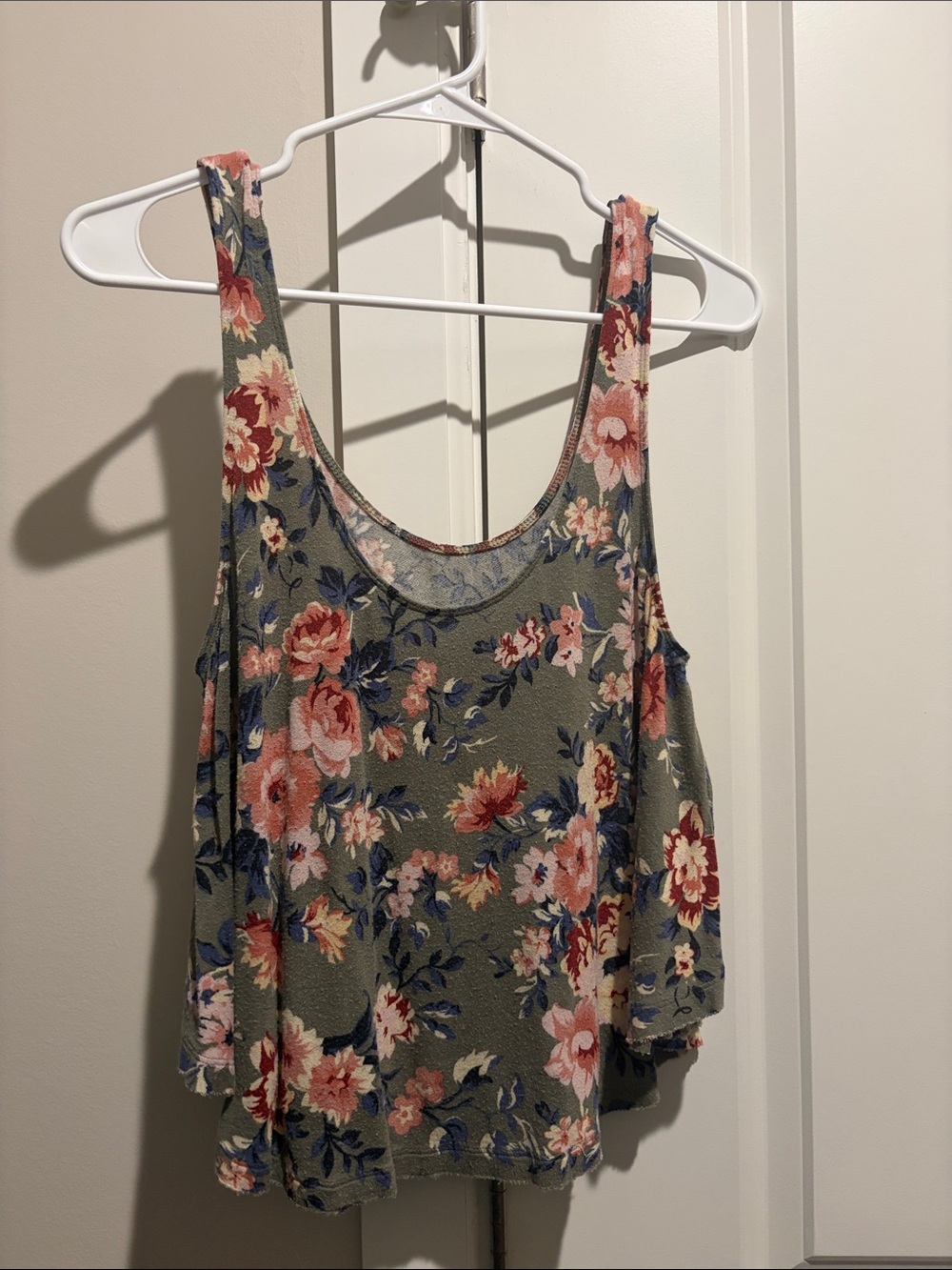 Floral Scoop Neck Sleeveless Tank Top - Olive Green